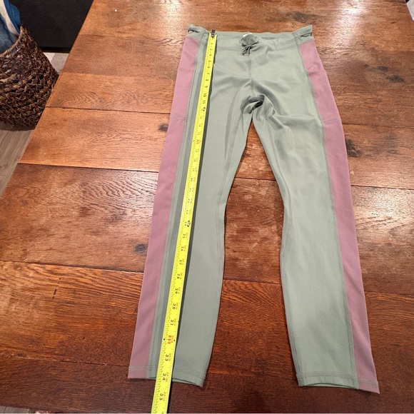 Fabletics Bungee Olive and Mauve Leggings XL NWT - Picture 4 of 11
